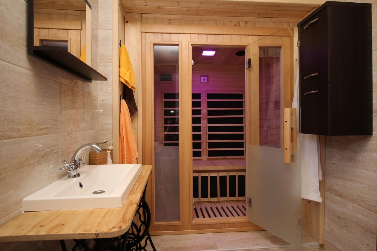Villa Hrustika - Heated Pool, Jacuzzi & Sauna Gabonjin Exterior foto